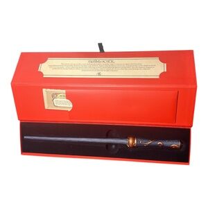 Universal Epic Universe Cosme Acajor Exclusive Interactive Wand - Fir